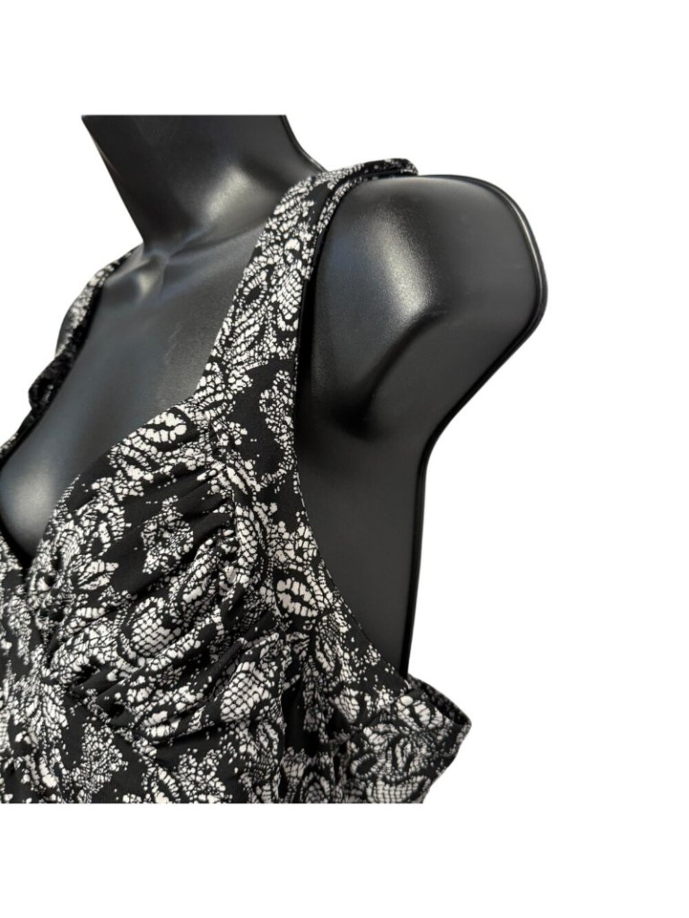 Torrid Tank Top Cami Strappy Black White Floral X Back Size 2 - Picture 5 of 8